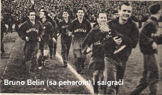 Igrači Partizana sa peharom pobednika Kupa 1954. godine